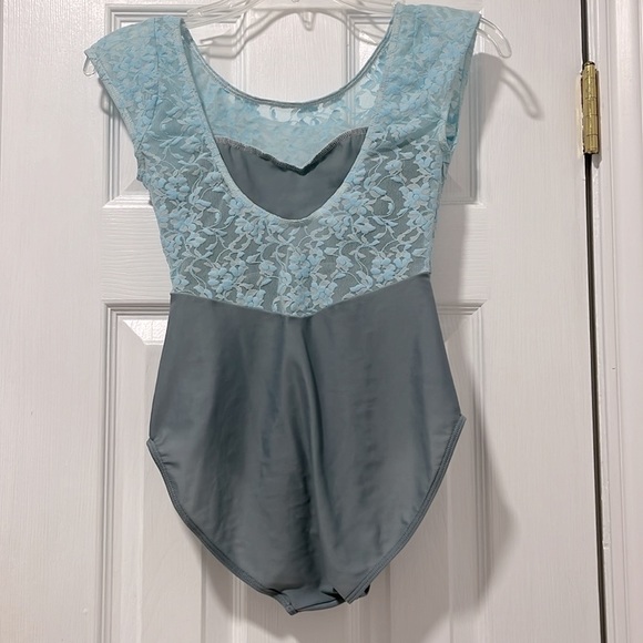 Class In leotard - Picture 2 of 2